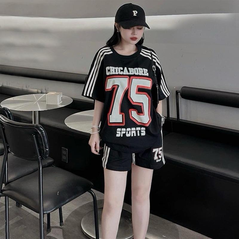 Printed Fashion Sports Fit T-shirt & Shorts for Women