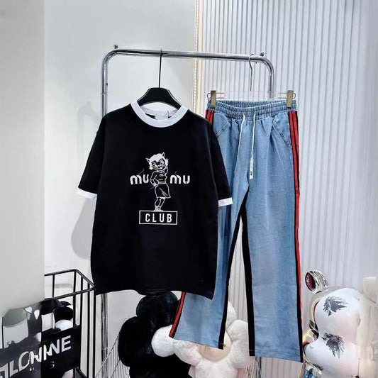 Printed Fashion Short Sleeve T-shirt & Lined Pattern Pant for Women