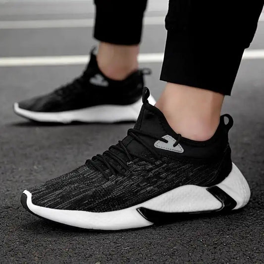 Latest Fashion Flying Woven Breathable Sneakers Men