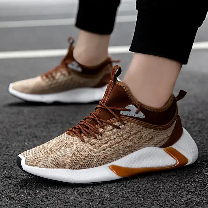 Latest Fashion Flying Woven Breathable Sneakers Men